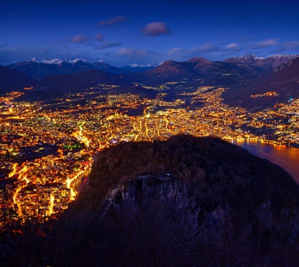 12 Nacht Aussicht San Salvatore auf Lugano